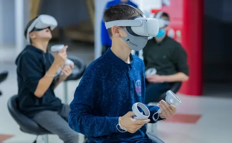 Immersive Virtual Reality Learning – VR Akademeia Leading the Future of Education